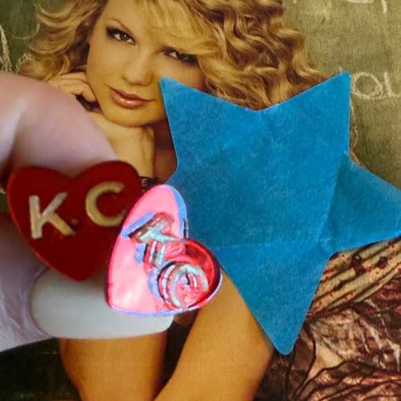 Kansas City Chiefs Earrings KC Heart Studs Sparkly Football Outfit Accessories - Picture 3 of 8